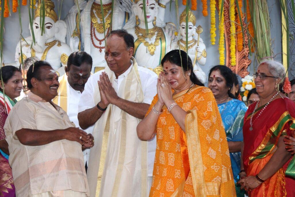 వేమిరెడ్డి దంపతుల సమక్షంలో 500 మంది మహిళలతో సౌందర్య లహరి ఆలాపన.