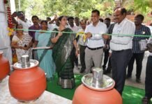 చలివేంద్రాన్ని ప్రారంభించిన జిల్లా కలెక్టర్ హిమాన్షు శుక్లా,