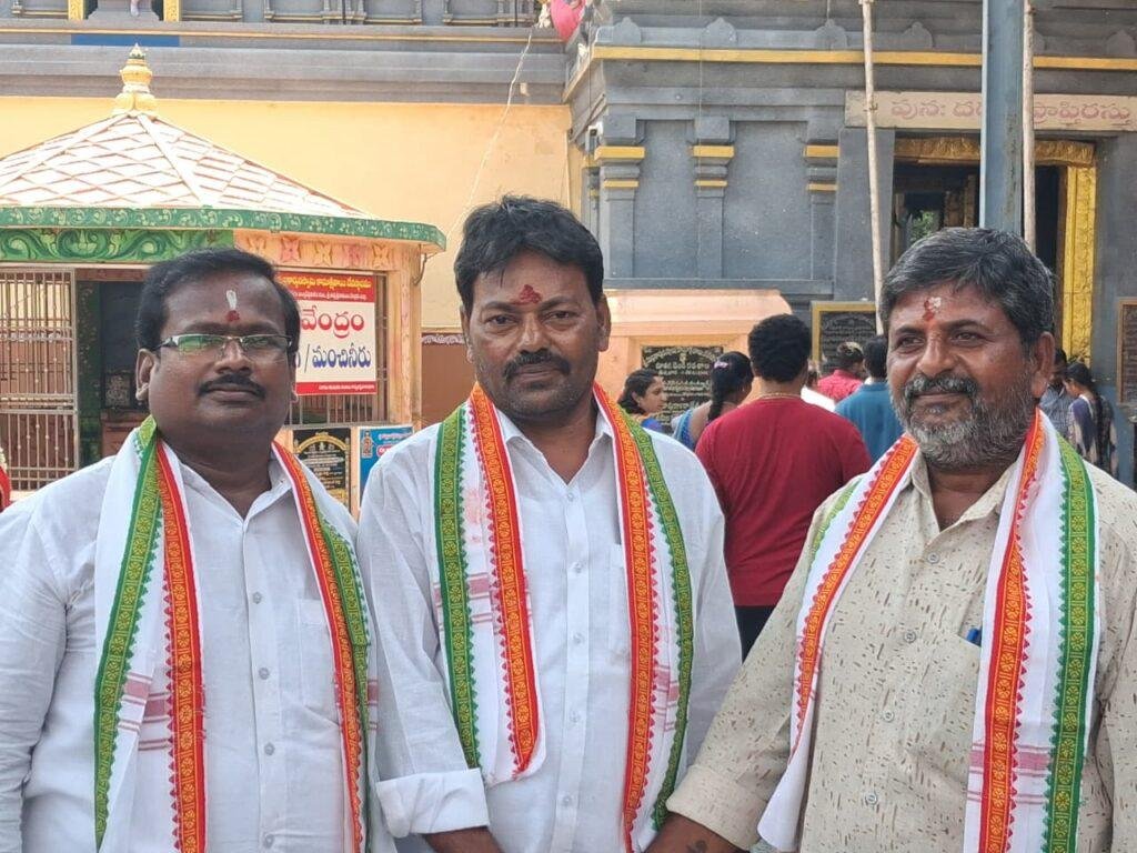 జొన్నవాడ శ్రీ కామాక్షితాయి అమ్మవారిని             🕉️ దర్శించుకున్న 🕉️  బిజెపి కిసాన్ మోర్చా జిల్లా నాయకులు.