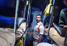 హైదరాబాదుకు వెళ్లే ప్రైవేటు బస్సులు తనిఖీ