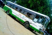 బస్సు ను నమ్ముకొని బడి పిల్లల అగచాట్లు…*