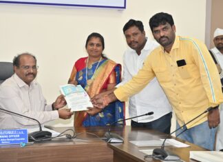 నెల్లూరు మేయర్ బరిలో విద్యావంతురాలు.. స్వతంత్ర అభ్యర్థిగా జయశ్రీ నామినేషన్*